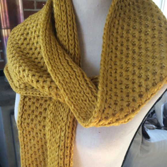 Cute Mustard Hat & Scarf Set NWOT - Picture 2 of 5